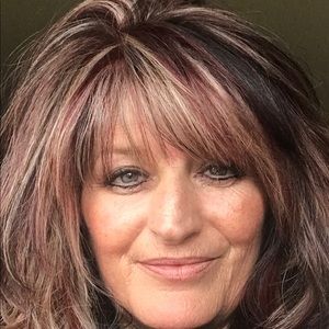 Meet your Posher, Holly